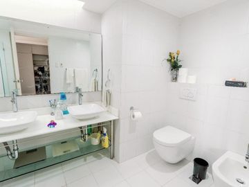 Unfurnished 3br Unit With Parking For Sale In Twin Towers