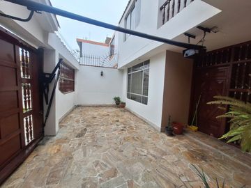 CASA EN VENTA EN LA PERLA