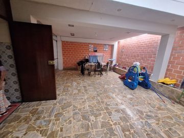 CASA EN VENTA EN LA PERLA