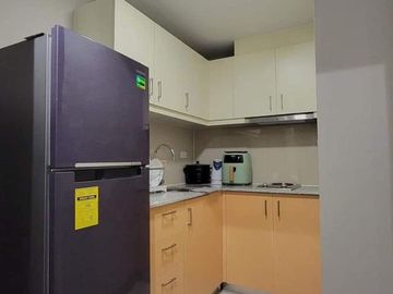 Fully Furnished 1br Unit With Parking For Sale In Uptown Parksuites