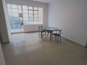 VENDO CASA REMODELADA EN 1ER PISO PASAJE AYULO CDRA 1 , JESUS MARIA