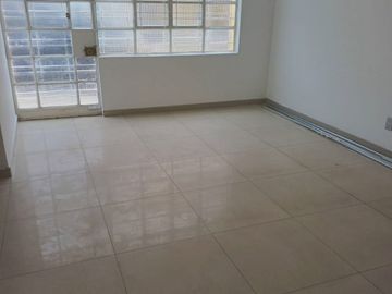 VENDO CASA REMODELADA EN 1ER PISO PASAJE AYULO CDRA 1 , JESUS MARIA
