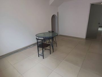 VENDO CASA REMODELADA EN 1ER PISO PASAJE AYULO CDRA 1 , JESUS MARIA