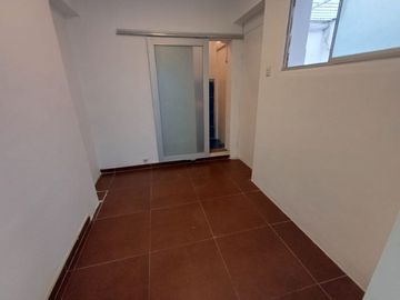 VENDO CASA REMODELADA EN 1ER PISO PASAJE AYULO CDRA 1 , JESUS MARIA