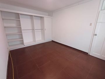 VENDO CASA REMODELADA EN 1ER PISO PASAJE AYULO CDRA 1 , JESUS MARIA