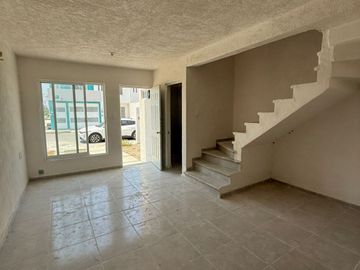 Casas de 2 Niveles en Fracc los Sauces cerca del campus Calazanz en Veracruz