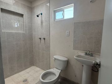 Casas de 2 Niveles en Fracc los Sauces cerca del campus Calazanz en Veracruz