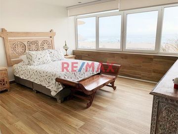 VENTA DE EXCLUSIVO Y AMPLIO DUPLEX EN PLAYA SEÑORITAS