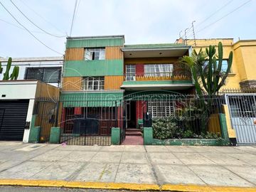 SE VENDE INCREÍBLE CASA DE 2 PISOS C/ AZOTEA EN BELLAVISTA, CALLAO