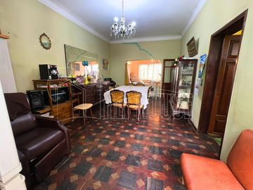 SE VENDE INCREÍBLE CASA DE 2 PISOS C/ AZOTEA EN BELLAVISTA, CALLAO