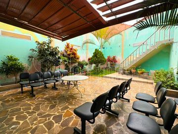 SE VENDE INCREÍBLE CASA DE 2 PISOS C/ AZOTEA EN BELLAVISTA, CALLAO