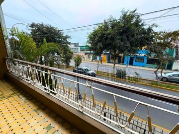 SE VENDE INCREÍBLE CASA DE 2 PISOS C/ AZOTEA EN BELLAVISTA, CALLAO