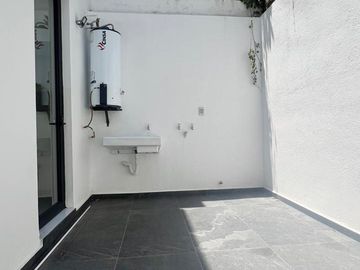 HERMOSA CASA COTO PRIV.  CARTUJA EN RESIDENCIAL SAN ISIDRO; ZAPOPAN; JAL.