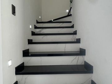 HERMOSA CASA COTO PRIV.  CARTUJA EN RESIDENCIAL SAN ISIDRO; ZAPOPAN; JAL.