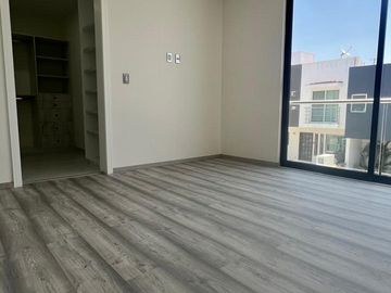 HERMOSA CASA COTO PRIV.  CARTUJA EN RESIDENCIAL SAN ISIDRO; ZAPOPAN; JAL.