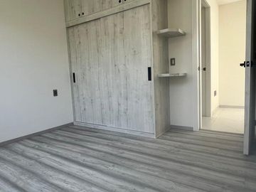 HERMOSA CASA COTO PRIV.  CARTUJA EN RESIDENCIAL SAN ISIDRO; ZAPOPAN; JAL.