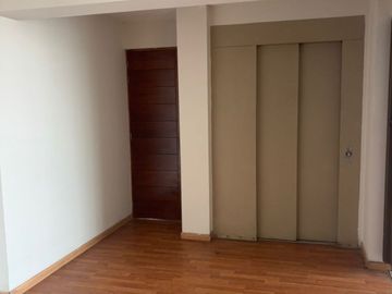 OFERTA VENDO LINDO DEPARTAMENTO EN CHACARILLA SAN BORJA DE 100 M2 CON 3 HABITACIONES EN PISO 8 DE EDIFICIO EN PLENA AVENIDA