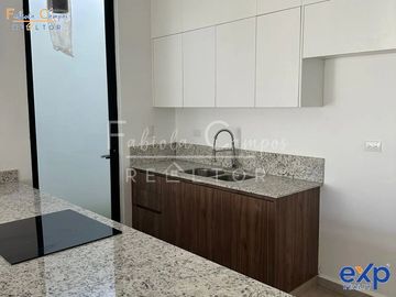 Casa de 2 plantas y 3 recamaras en venta en Conkal Yucatán - ENTREGA diciembre 2025