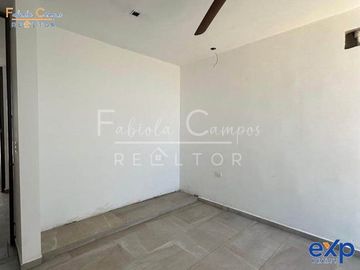 Casa de 2 plantas y 3 recamaras en venta en Conkal Yucatán - ENTREGA diciembre 2025
