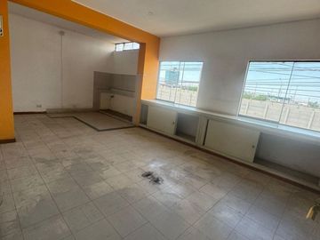 Local comercial frente al Aeropuerto