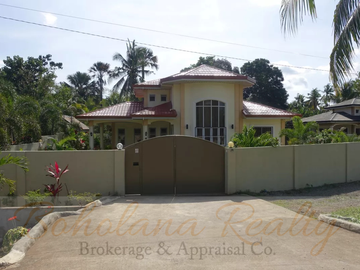 Modern Elegant Home with Pool & Expansive Lot – Panglao Island, Bohol Near White Sand Beaches | BOHOLANA REALTY