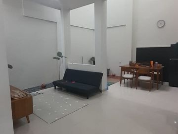 For Sale House in Dukuh Zamrud, Bekasi City, 3 Floors, Rooftop, Access to 2 Cars