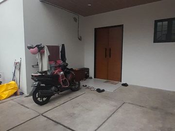 For Sale House in Dukuh Zamrud, Bekasi City, 3 Floors, Rooftop, Access to 2 Cars