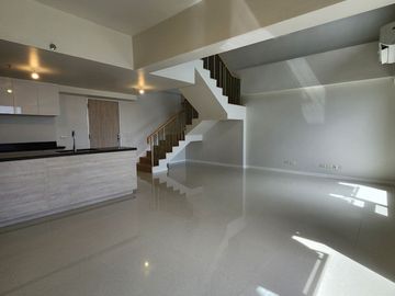 2 STORY PENTHOUSE MANDANI BAY CEBU