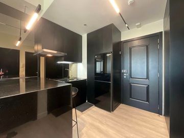 For Sale: Fully-furnished and Interiored 1 Bedroom in The Residences at Commonwealth - Good Deal