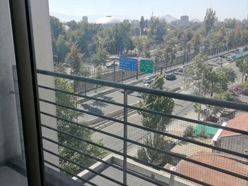 Hermoso Y Luminoso Departamento En Santiago Con Estac