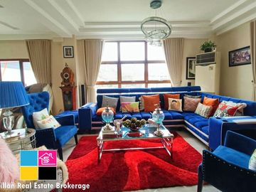 For Sale Overlooking House in Northridge Monterrazas de Cebu