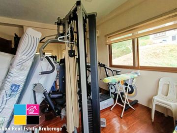 For Sale Overlooking House in Northridge Monterrazas de Cebu