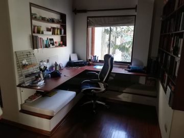 HERMOSA CASA EN CALLE EL PEÑÓN, URBANIZACIÓN LAS LOMAS DE LA PLANICIE. LIMITE DE A MOLINA Y CIENEGUILLA