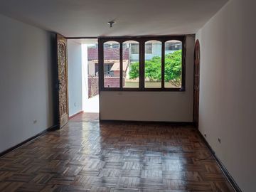 ALQUILO AMPLIO DEPARTAMENTO CHORRILLOS 150 M2