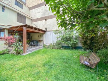 Vendo Casa a una cuadra de Av. 28 de Julio, zona segura y tranquila.