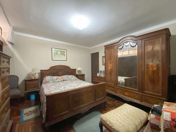 Vendo Casa a una cuadra de Av. 28 de Julio, zona segura y tranquila.