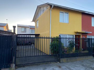 Casa de 2 pisos en San Marcos 2000