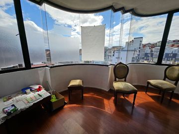 Oportunidad, Amplio Dpto en Venta, Sector Embajada Americana