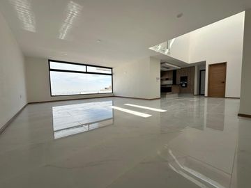 Hermosa casa a estrenar, en Roble Residencial, Chapultepec