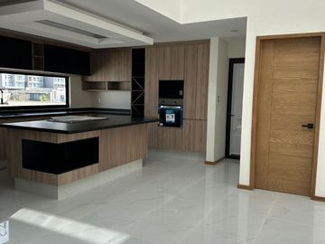 Hermosa casa a estrenar, en Roble Residencial, Chapultepec