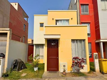 SE VENDE CASA DE 2 PISOS C/ ESTACIONAMIENTO EN VILLA CLUB 1, CARABAYLLO