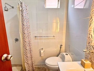 SE VENDE CASA DE 2 PISOS C/ ESTACIONAMIENTO EN VILLA CLUB 1, CARABAYLLO