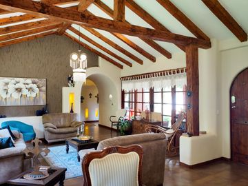 🌟¡En venta elegante casa en un entorno natural privilegiado!🌟