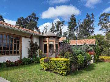 🌟¡En venta elegante casa en un entorno natural privilegiado!🌟