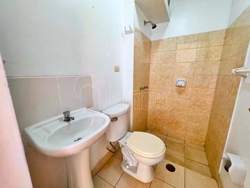 SE ALQUILA CASA DE 2 PISOS EN EQUINA EN VILLA CLUB 2, CARABAYLLO
