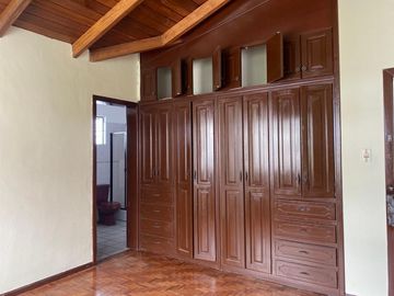 Venta casa de 220m, en San Fernando