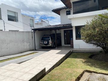 Venta casa de 220m, en San Fernando