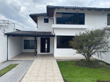Venta casa de 220m, en San Fernando