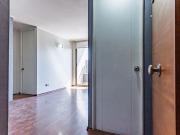 Departamento Manuel Antonio Tocornal, Santiago / Estacionamiento y bodega