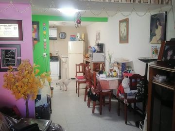 CASA 2 PISOS EN PRIVADA